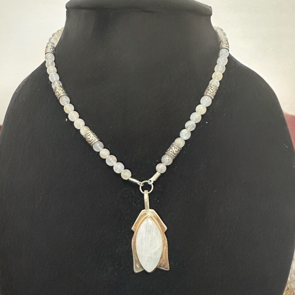 HANDMADE CUSTOM MOONSTONE NECKLACE